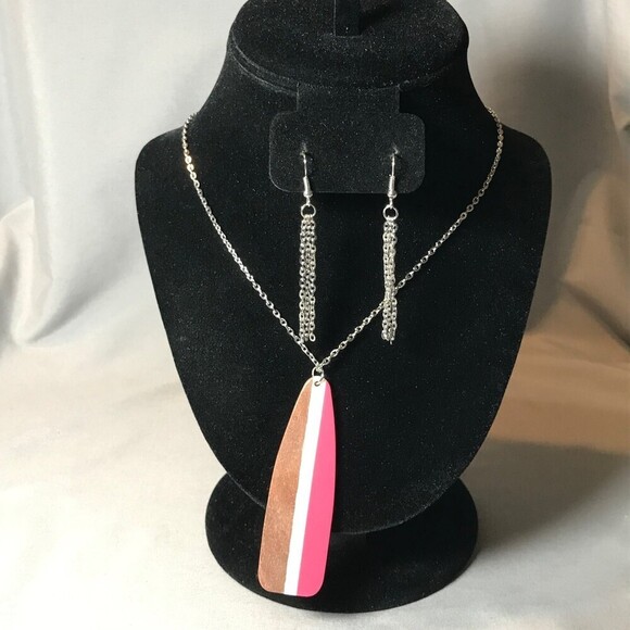 paparazzi Jewelry - Paparazzi Extra Long Silver Tone Pendant Necklace and Chain Earrings Set